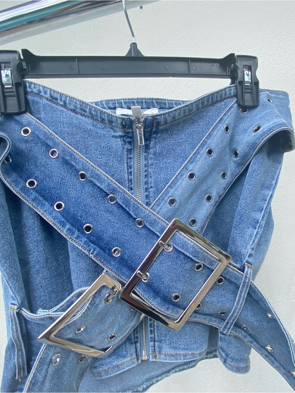Oversized Crossed Buckle Denim Mini Skirt Size Large - Picture 3 of 5